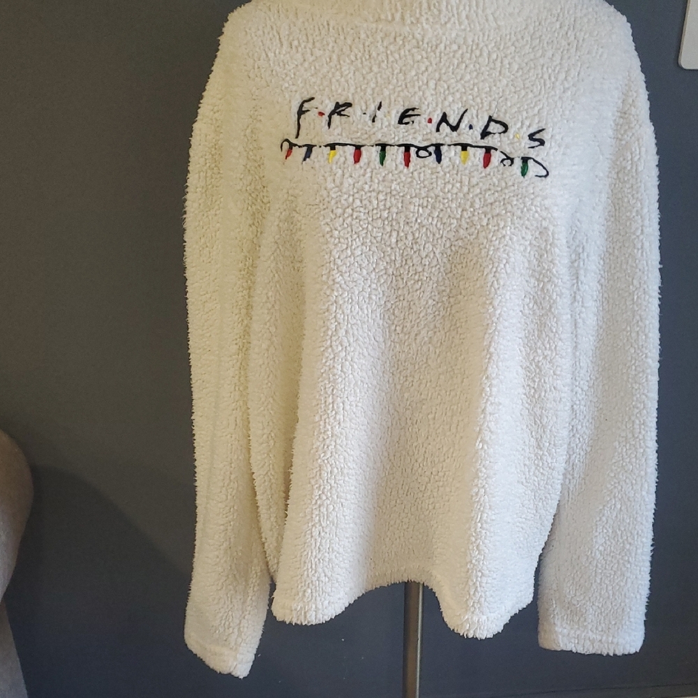 FRIENDS Cream  Fleece  Sweater Top Size L
